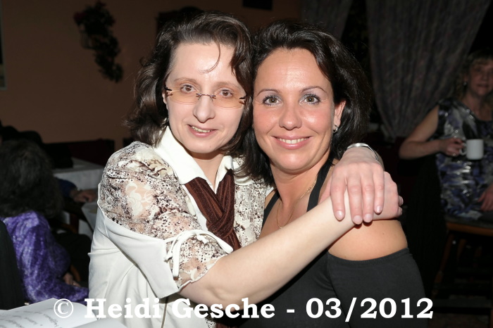 Heidi + Nina (2).JPG